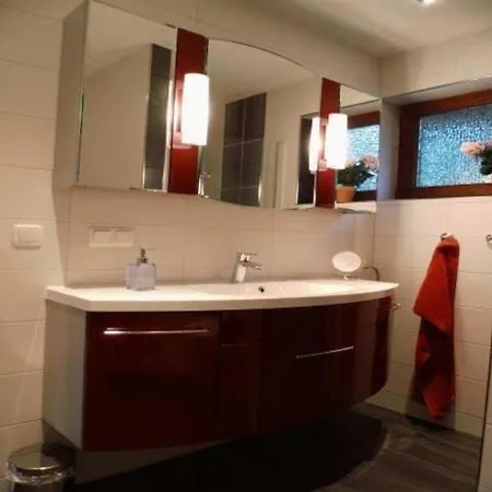 Semesterbostad Gemutliches Ferienhaus In Feriendorf Silbersee Mit Grossem Garten - B48663 Frielendorf