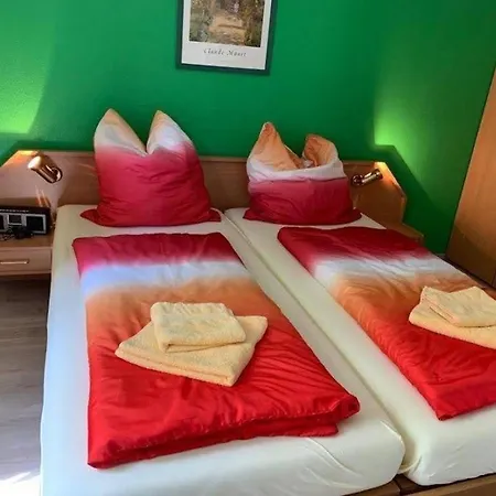 Gemutliches Ferienhaus In Feriendorf Silbersee Mit Grossem Garten - B48663 *